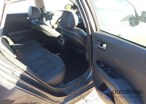 2018 Kia Optima Sx Turbo z USA, uszkodzony, nr VIN 5XXGW4L29JG242920